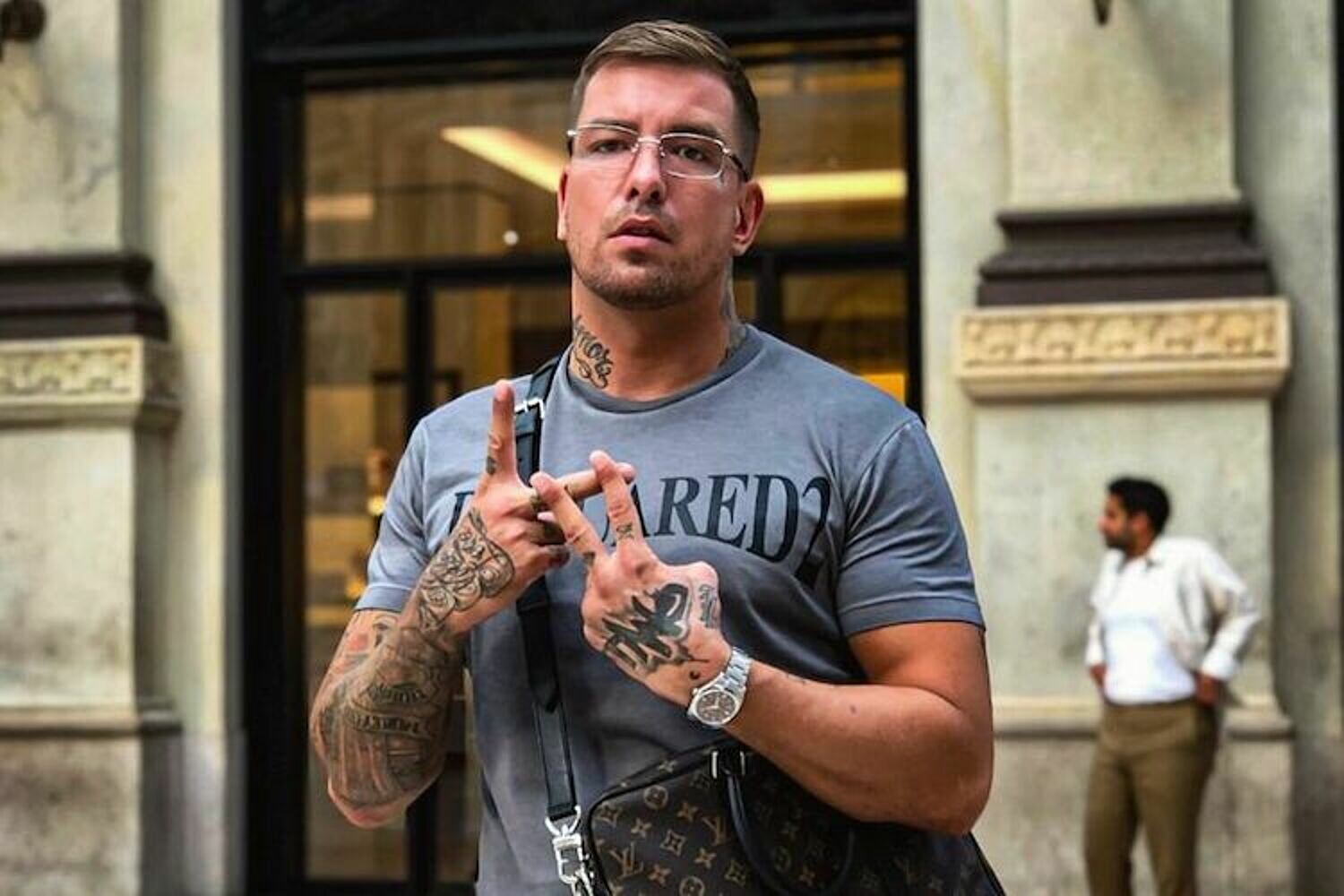Newonce Raper Osobny Z Fascynujaca Historia I Nowatorskimi Pomyslami Ale Nie Tylko Za To Lubimy Sentino