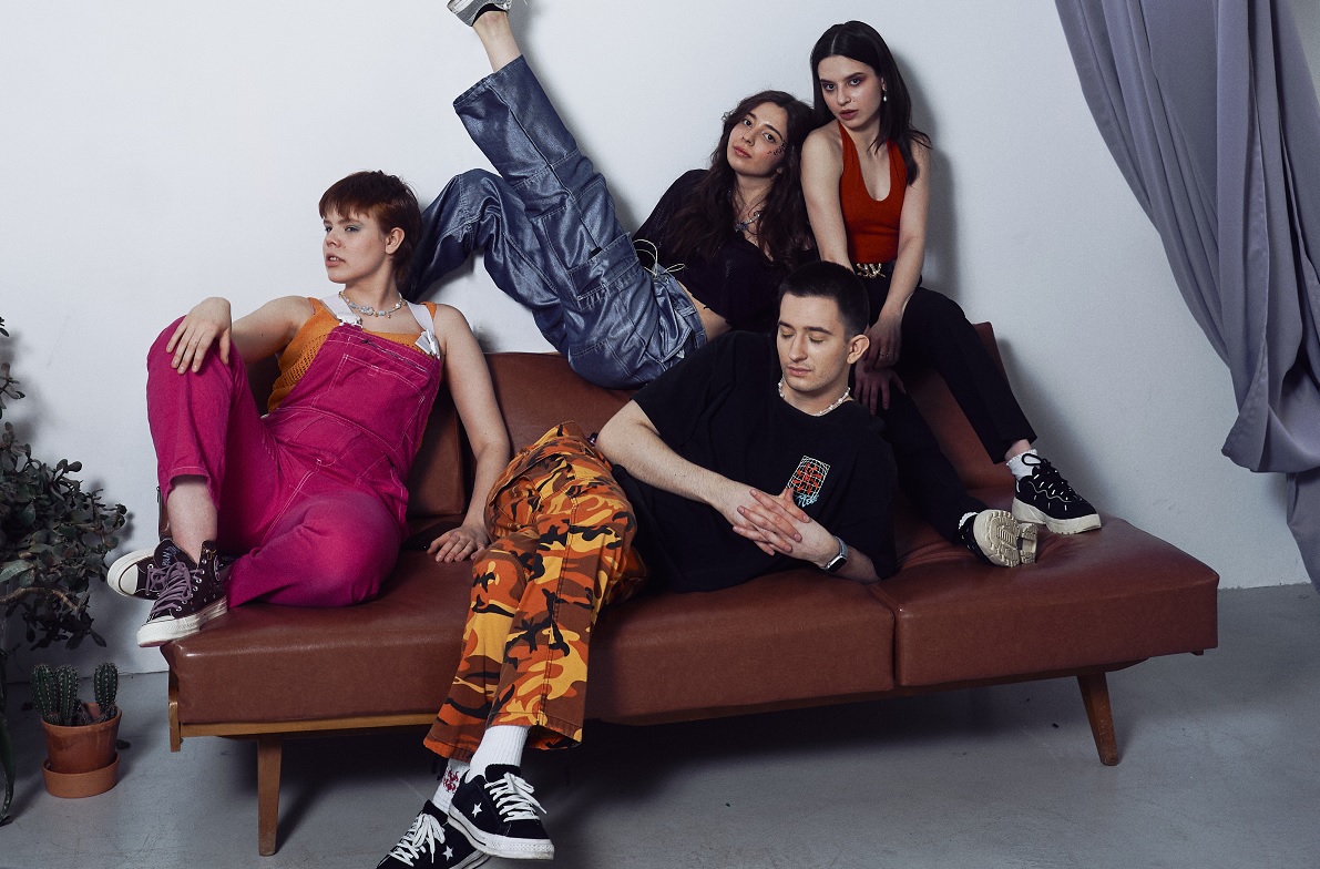 Converse 20.jpg Converse 20.jpg