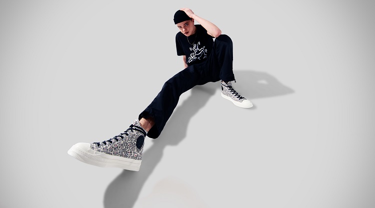 SU21_KEITH_HARING_LIFESTYLE_Converse-KeithHaring_8623_16-9.jpg SU21_KEITH_HARING_LIFESTYLE_Converse-KeithHaring_8623_16-9.jpg