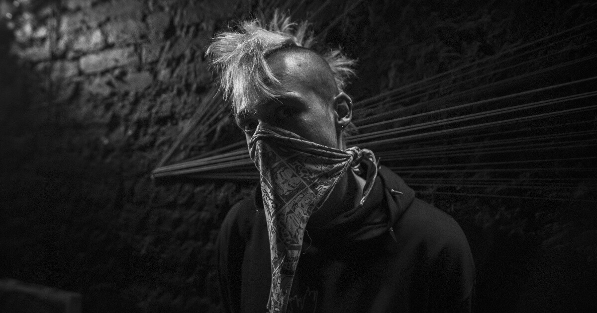 Lęk i odraza we Wrocławiu. Recenzujemy nowy album Zdechłego Osy | newonce