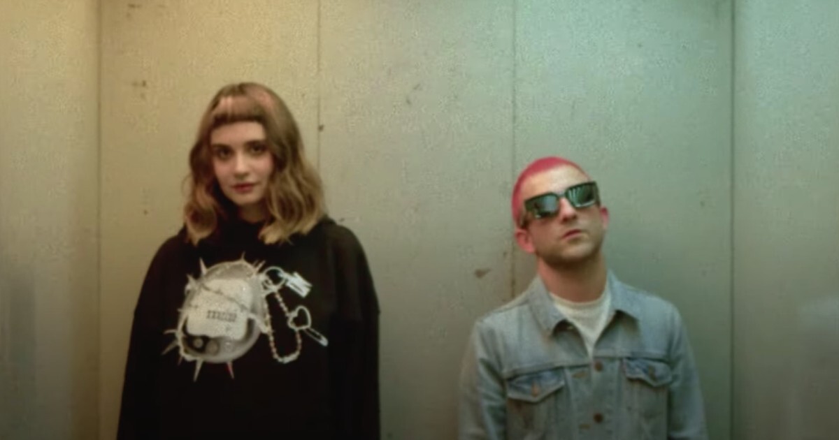 Kacha z Coals w remiksie „Złotych Tarasów” Mr. Polski. Jest pełna